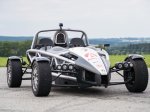 Extrémní Ariel Atom na letišti