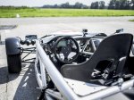 Extrémní Ariel Atom na letišti