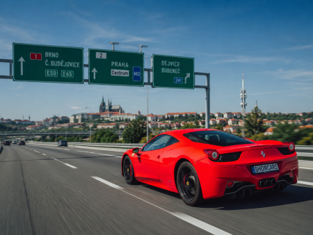 Jízda Ferrari v Praze